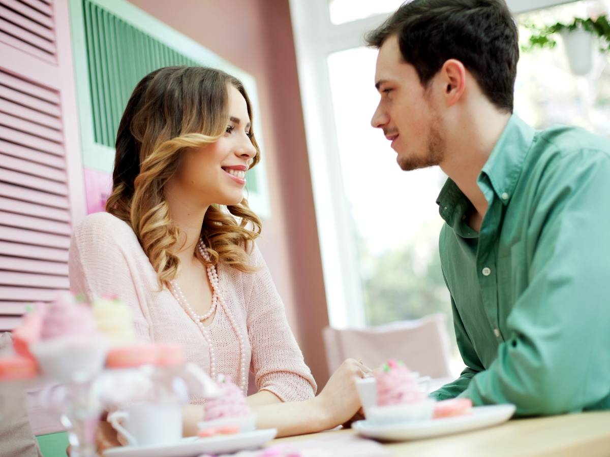 Para na randce. Obrazek w artykule Czy brak kontaktu to sposób na powrót mężczyzny? Mit czy rzeczywistość?