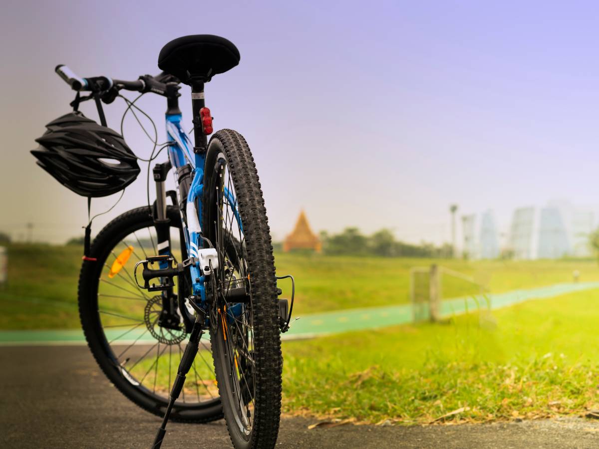 Sprawny rower górski. Obrazek w artykule Czym smarować łańcuch w rowerze? Domowe sposoby na pielęgnację łańcucha rowerowego